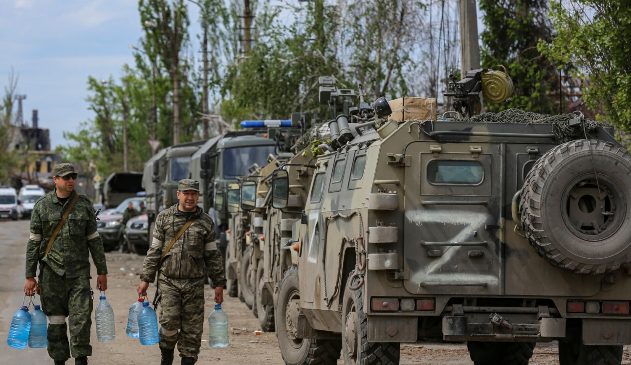 Маскуються під цивільний транспорт: окупанти змінюють тактику переміщення у районі Маріуполя Маскуються під цивільний транспорт: окупанти змінюють тактику переміщення у районі Маріуполя